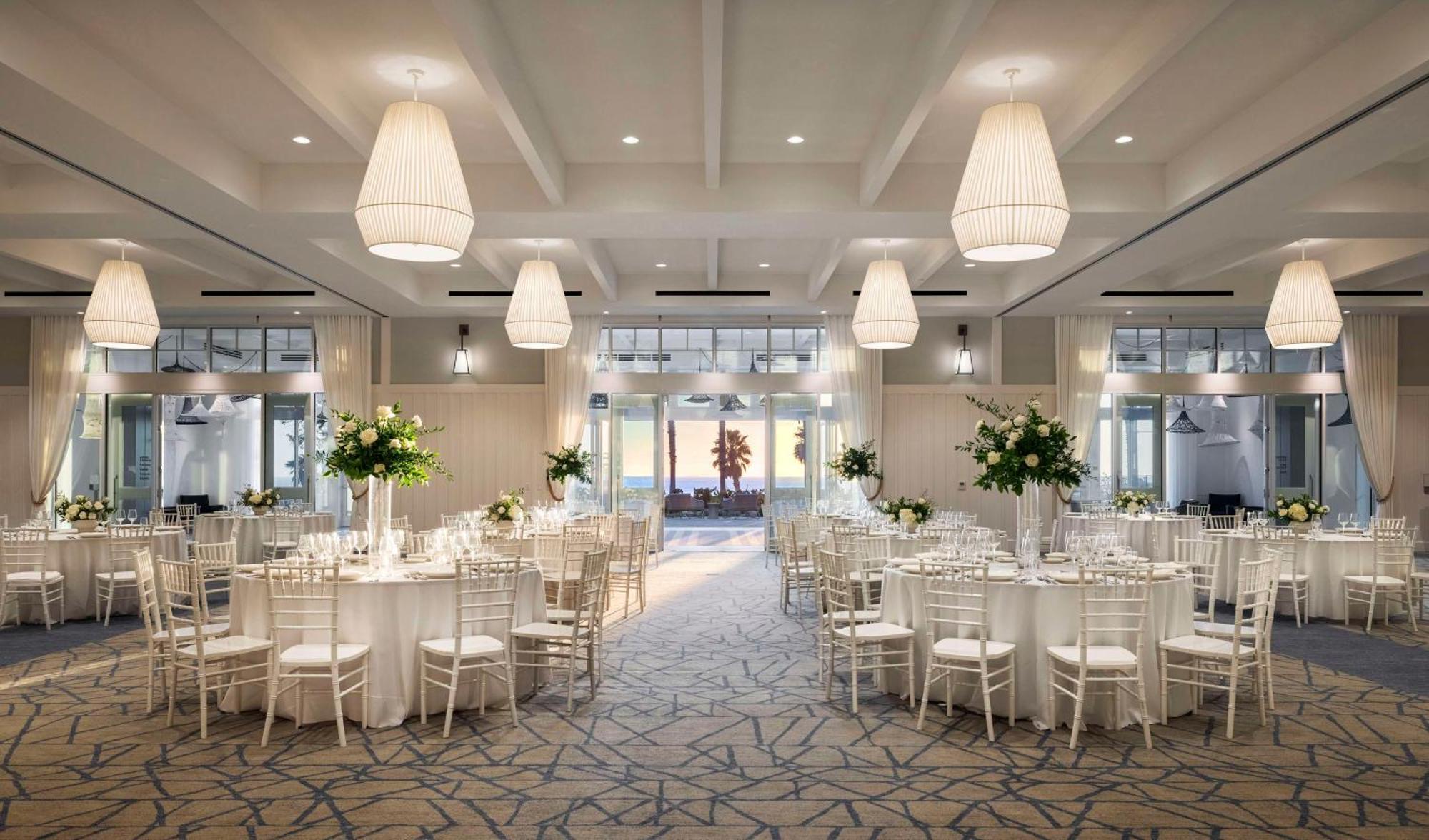 The Seabird Ocean Resort & Spa, Part Of Destination Hotel By Hyatt Оушънсайд Екстериор снимка